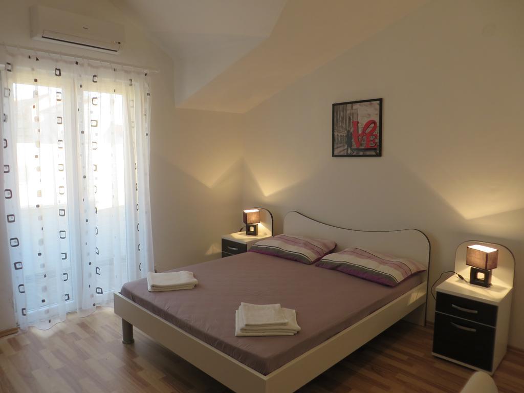 Apartments Petar Hvar Town Exterior photo
